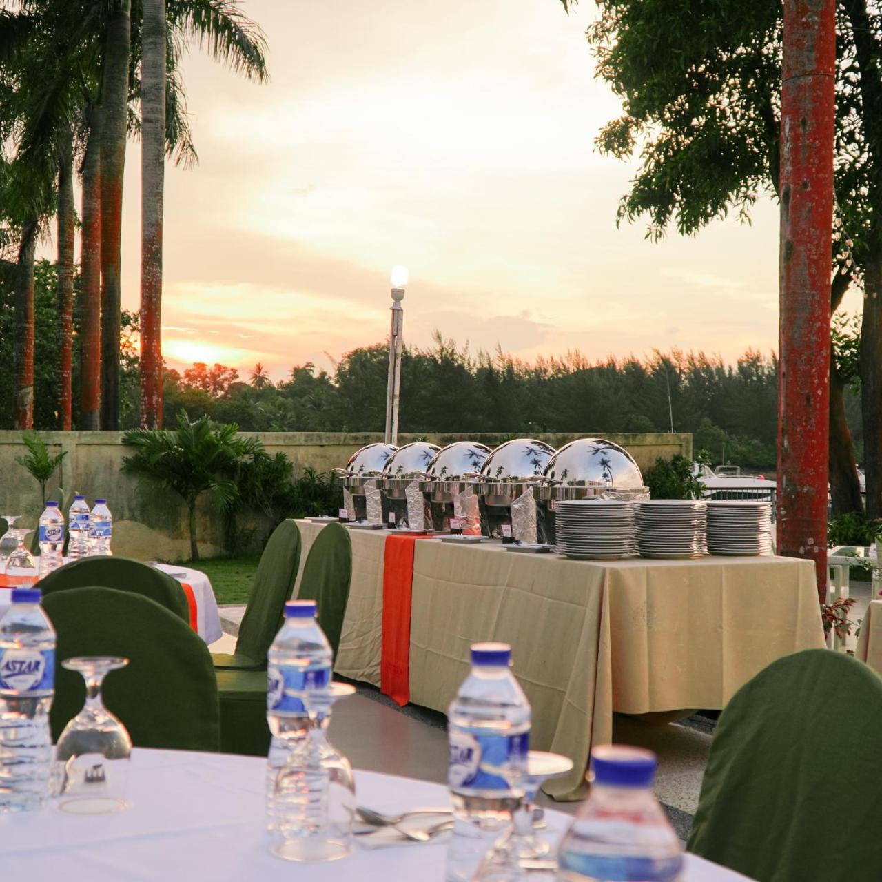 Harris Resort Batam Waterfront Sekupang Eksteriør bilde
